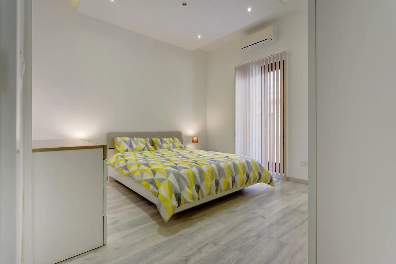 Stylish 2 Bedroom Apartment In An Amazing Location Sliema 0*,  Malte